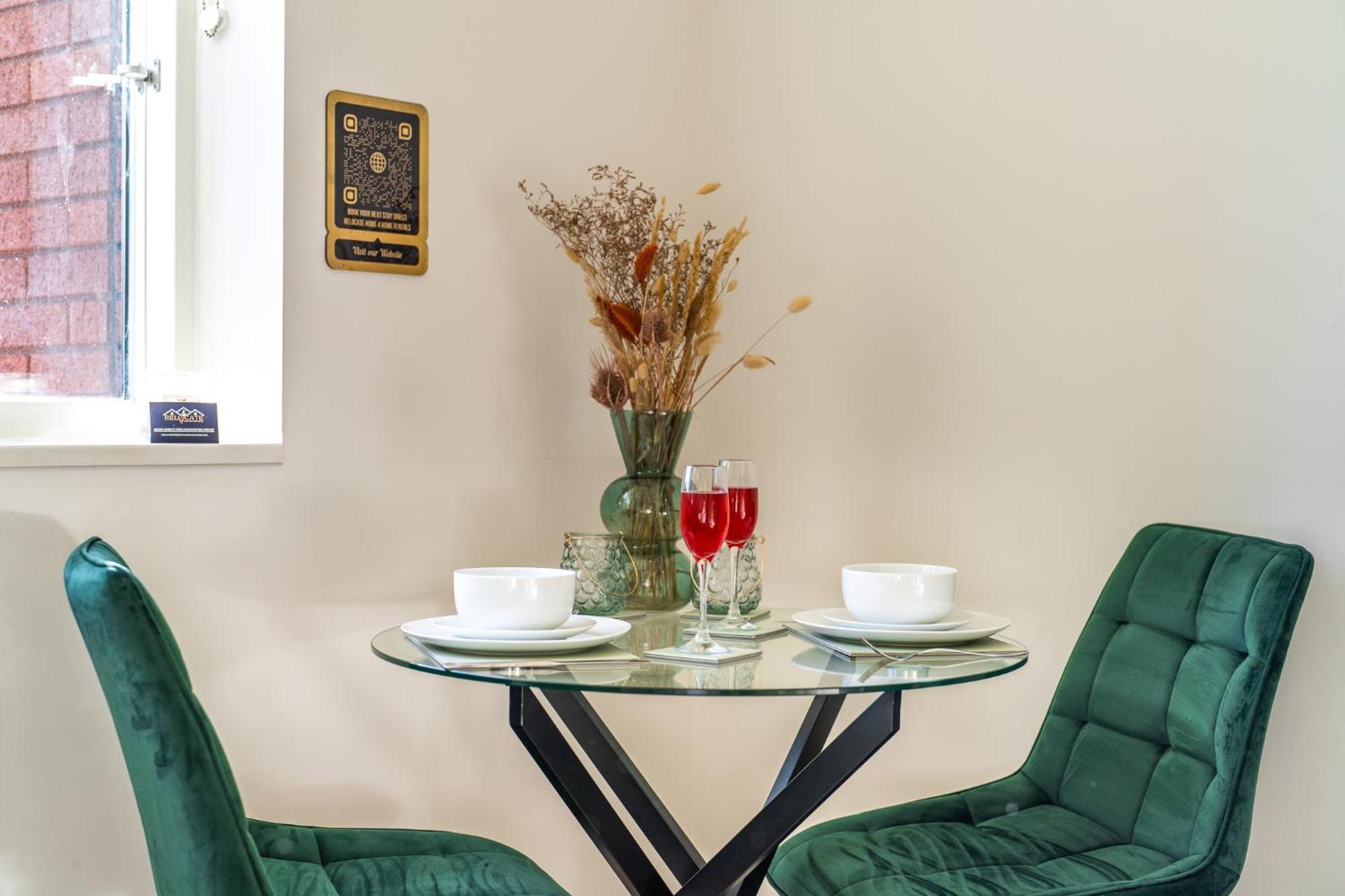 Luxury 1 Bedroom Serviced Apartment With Roof Terrace & Gym Stevenage Exteriér fotografie