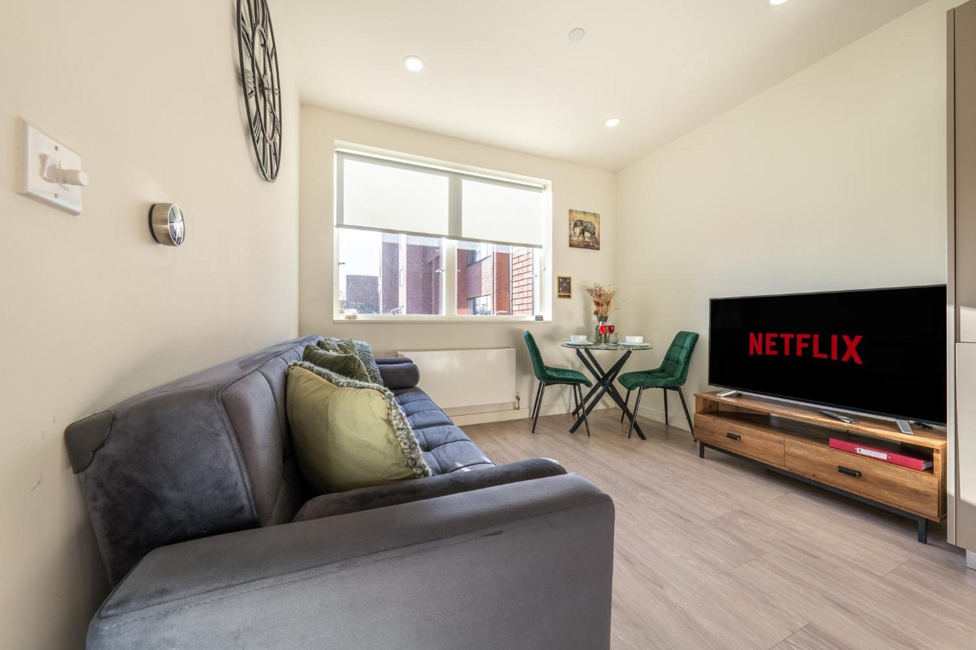 Luxury 1 Bedroom Serviced Apartment With Roof Terrace & Gym Stevenage Exteriér fotografie