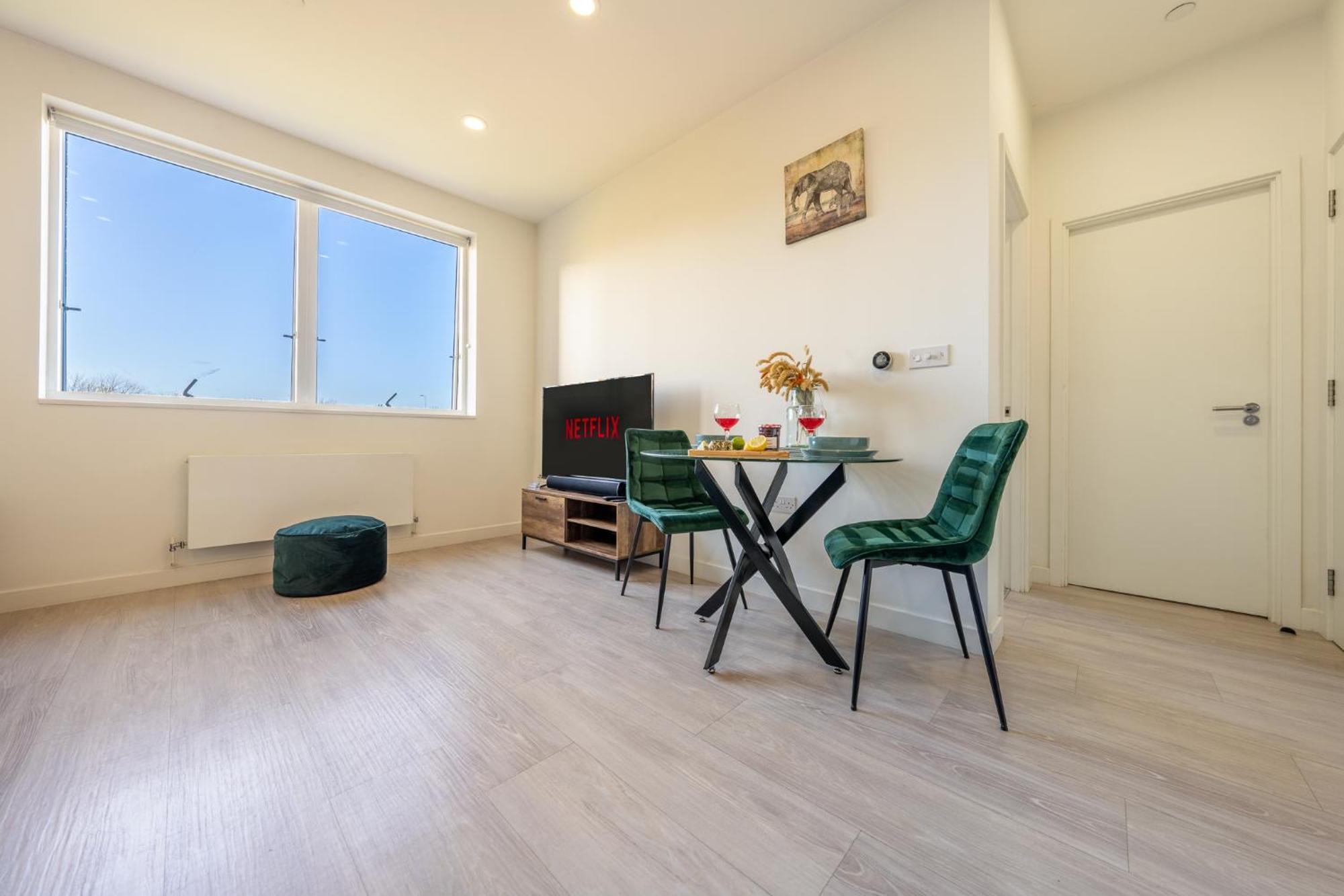 Luxury 1 Bedroom Serviced Apartment With Roof Terrace & Gym Stevenage Exteriér fotografie