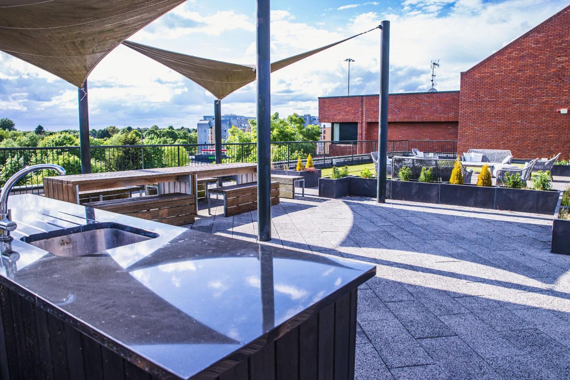 Luxury 1 Bedroom Serviced Apartment With Roof Terrace & Gym Stevenage Exteriér fotografie
