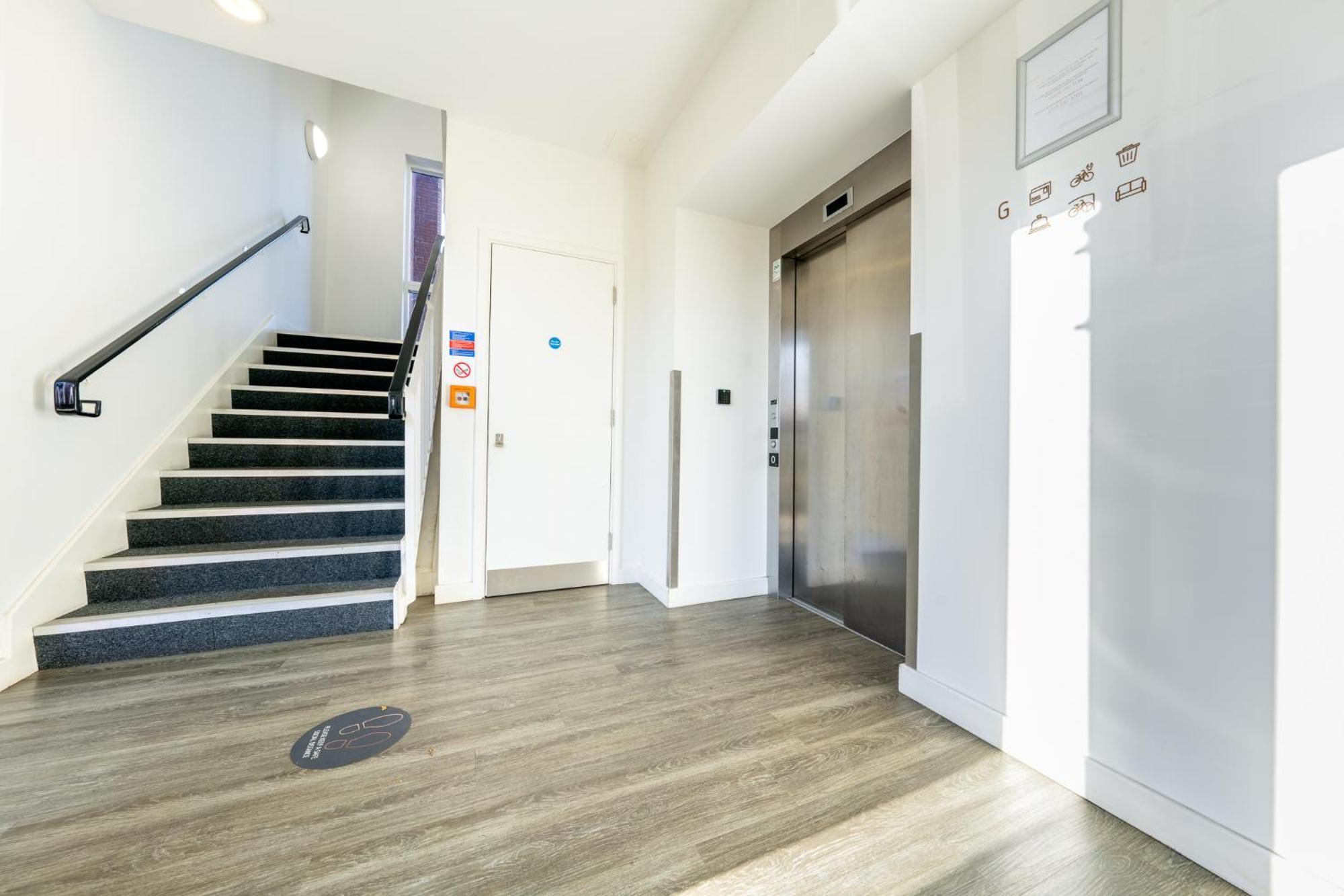 Luxury 1 Bedroom Serviced Apartment With Roof Terrace & Gym Stevenage Exteriér fotografie
