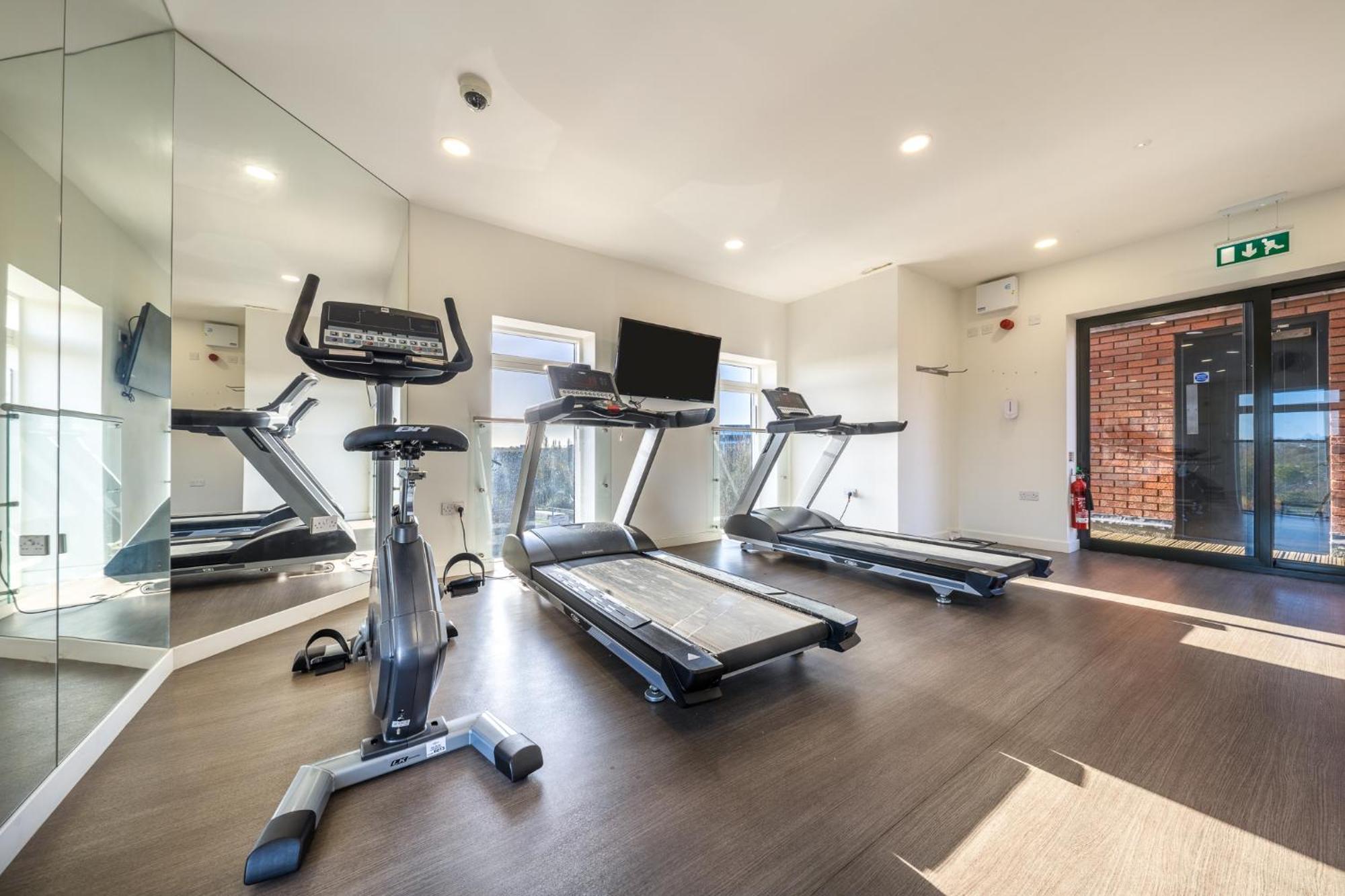 Luxury 1 Bedroom Serviced Apartment With Roof Terrace & Gym Stevenage Exteriér fotografie