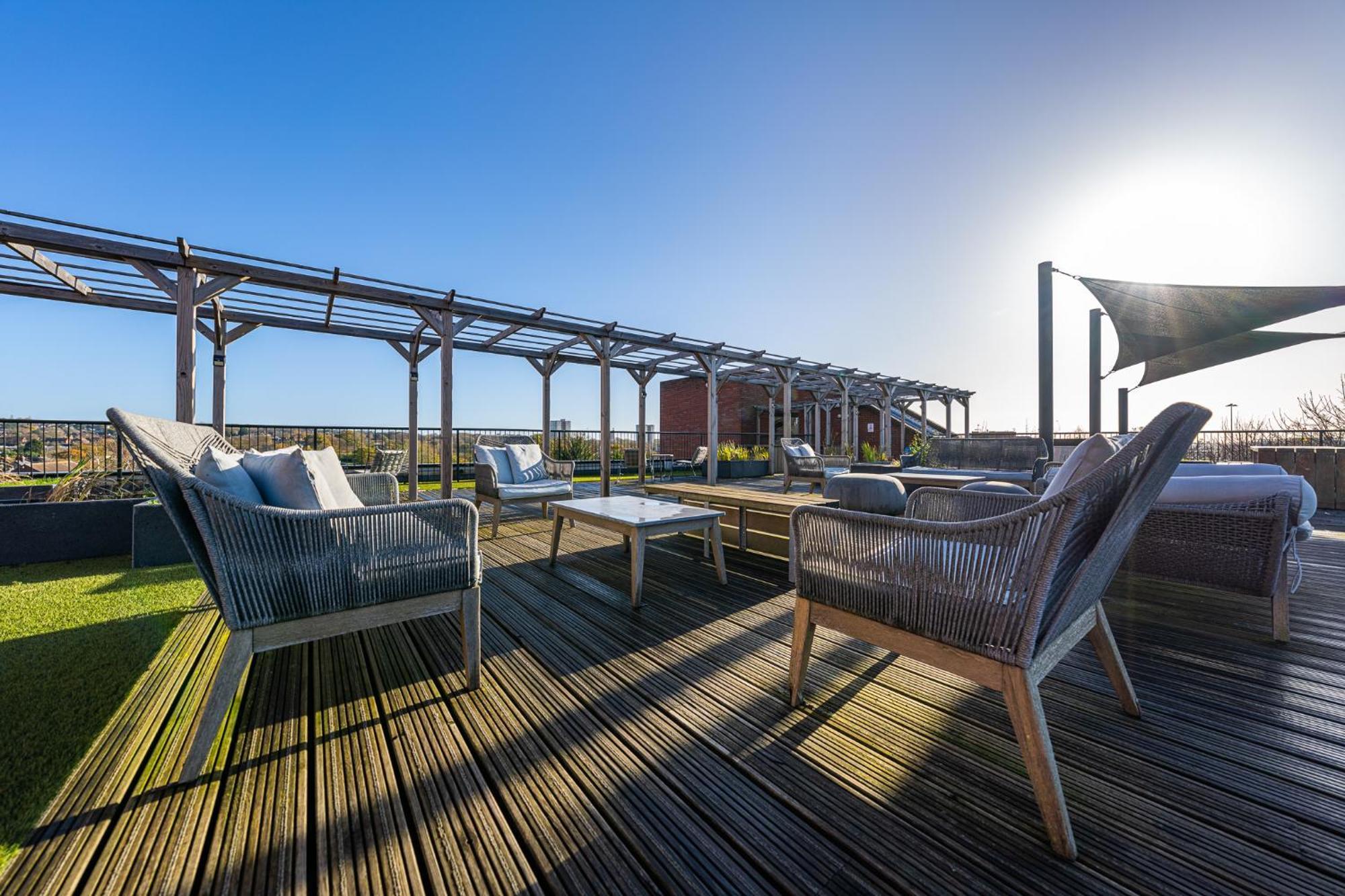 Luxury 1 Bedroom Serviced Apartment With Roof Terrace & Gym Stevenage Exteriér fotografie