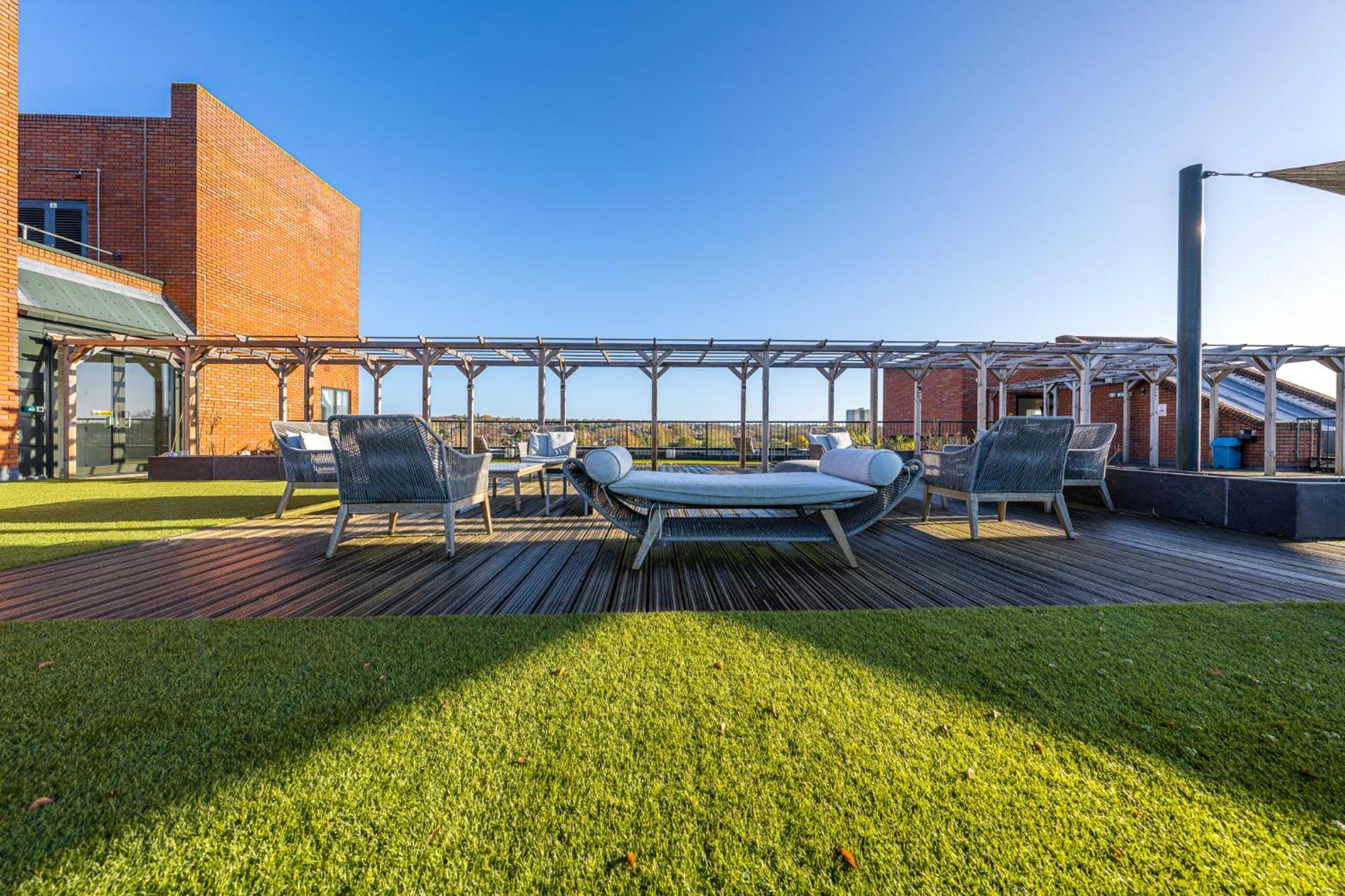 Luxury 1 Bedroom Serviced Apartment With Roof Terrace & Gym Stevenage Exteriér fotografie